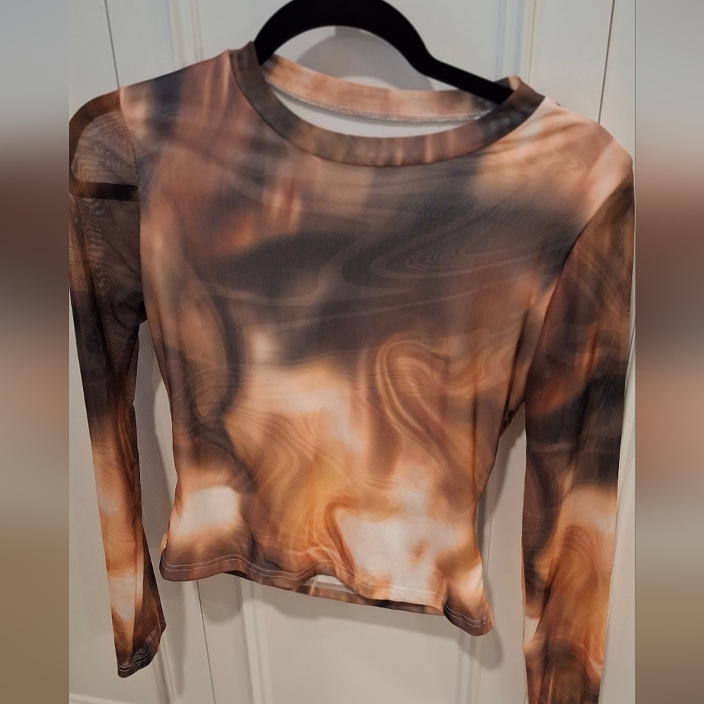 NWOT BROWN LONG SLEEVE MULTI COLOR TEE